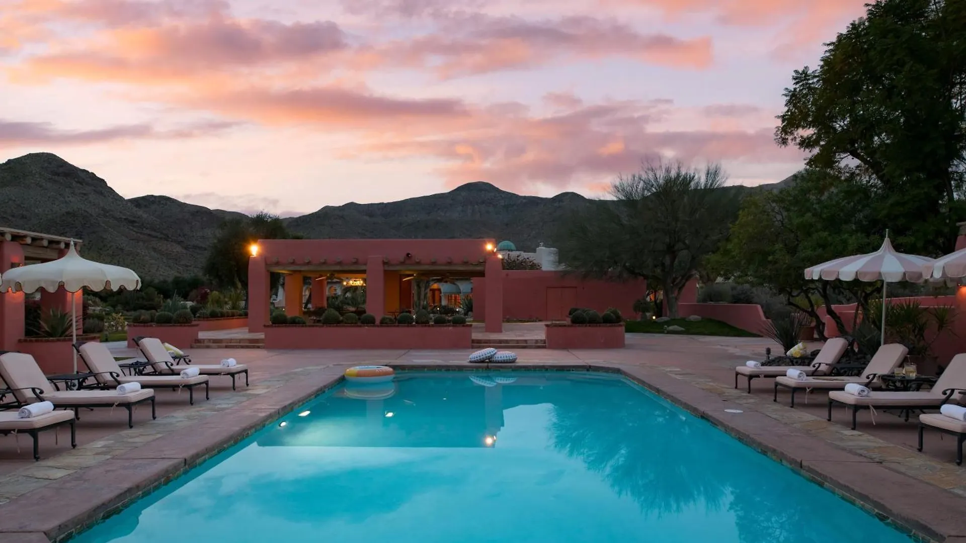 The Pond Estate By Avantstay Designer Compound W Multiple Pools Tennis View パーム・スプリングス 別荘